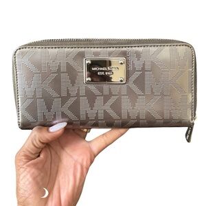 Michael Kors Metallic Wallet